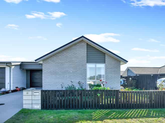 50 Crown Street, Papamoa
