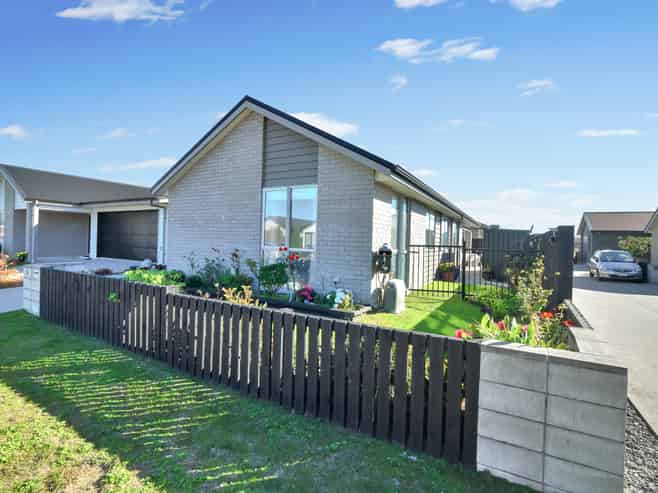 50 Crown Street, Papamoa