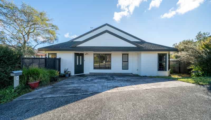 8 Peppertree Lane, Woodridge