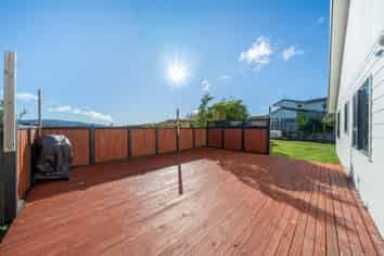 8 Peppertree Lane, Woodridge