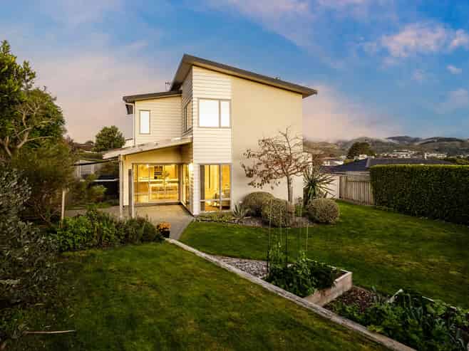 6 Sumner Terrace, Aotea