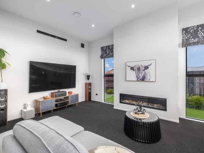 42 Selfe Crescent, Burwood