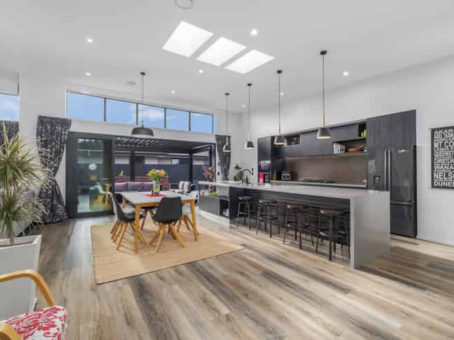 42 Selfe Crescent, Burwood