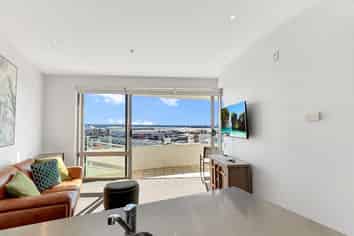 804/86 The Strand, Parnell