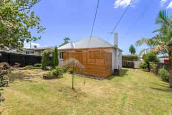 50 Lynwood Road, New Lynn
