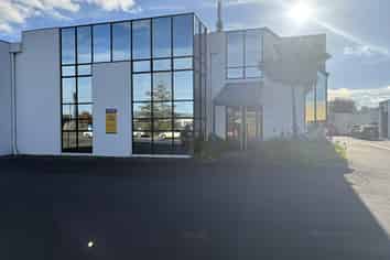 Office and warehouse opportunity