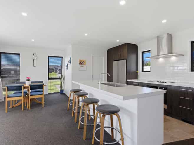 31 Honeyfield Drive, Whalers Gate