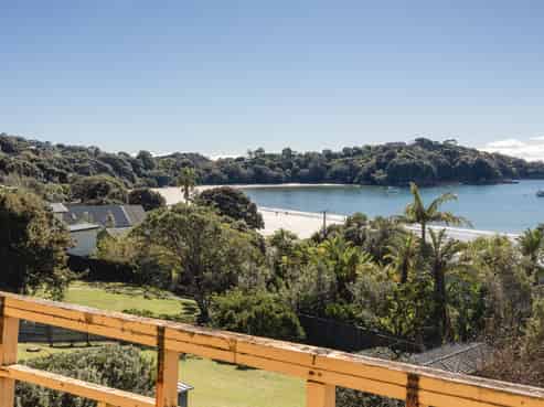 163 Ocean View Road, Oneroa