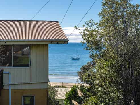 163 Ocean View Road, Oneroa