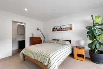 9 Tiketike Way, Brooklyn