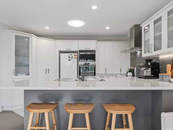 5 Mahonia Place, Pyes Pa