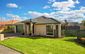 5 Mahonia Place, Pyes Pa