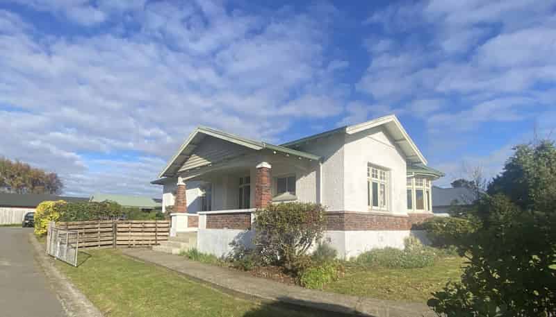 11 Biggar Street, Strathern