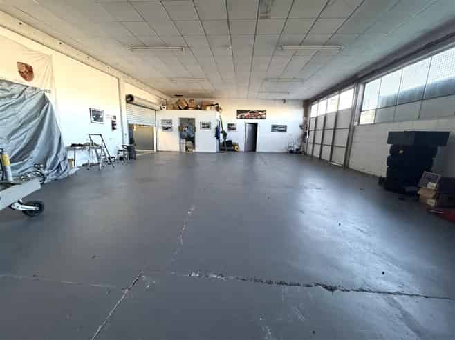 Showroom, Warehouse & Office | Four Avenues Location