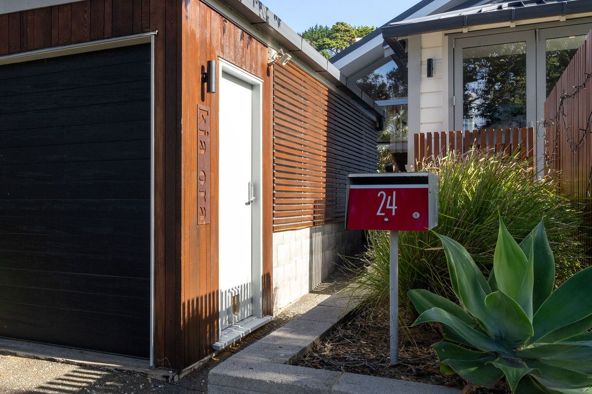 A rare Seatoun showpiece - Vista 4