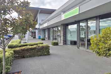 Ground Floor in Modern Retail Complex