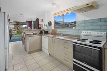 12 Cypress Gardens Place, Onerahi