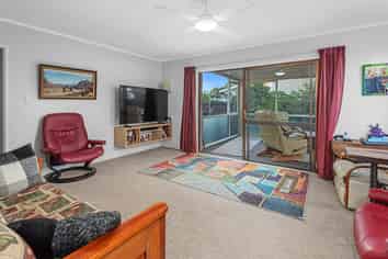 12 Cypress Gardens Place, Onerahi