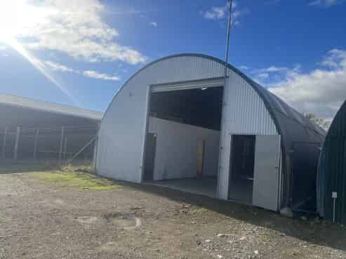 Functional warehouse with yard