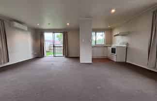 37 Holmes Drive South, Massey