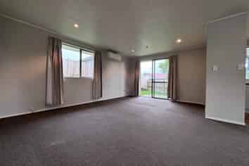 37 Holmes Drive South, Massey