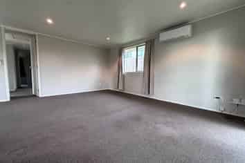 37 Holmes Drive South, Massey