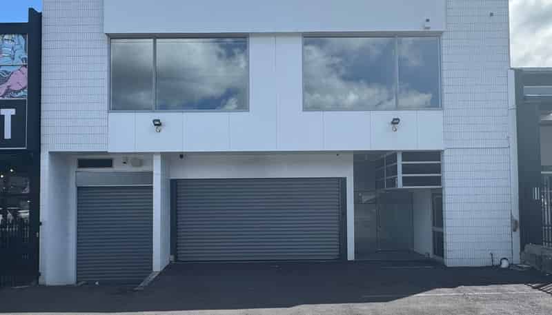 355 New North Road, Kingsland