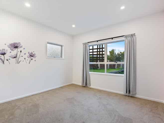 273A Royal Road, Massey