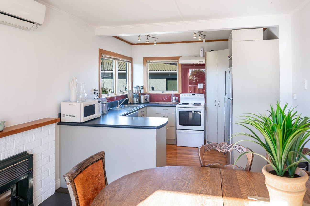807sqm of Opportunity in the Heart of Richmond - Więcej