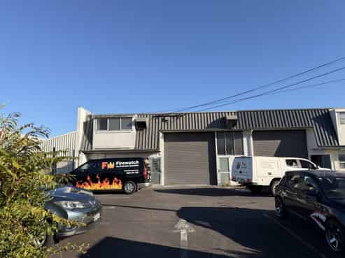 Affordable Henderson industrial with mezzanine