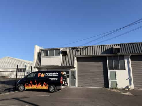 Affordable Henderson industrial with mezzanine