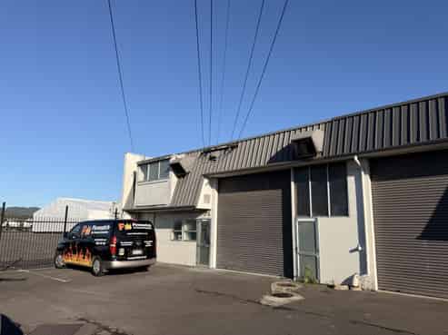 Affordable Henderson industrial with mezzanine