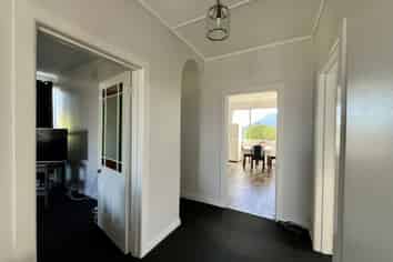 14 Queen Street, Westport