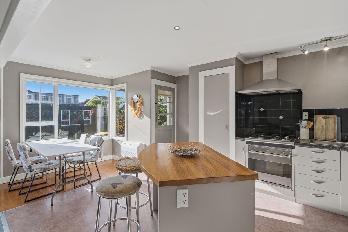 Four bedrooms in Windsor – pohled 2