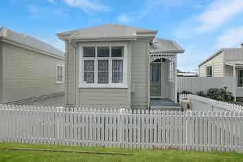 11 Berry Street, Gisborne