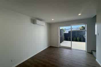 7/5 Preston Avenue, Henderson