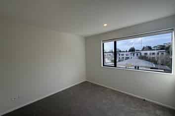 7/5 Preston Avenue, Henderson