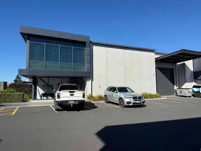 Modern road front industrial in Silverdale