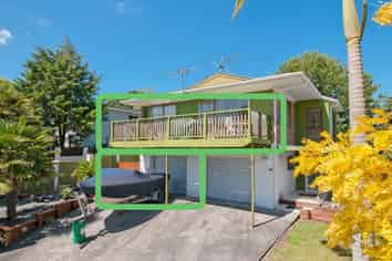 18A Reynella Drive, Massey