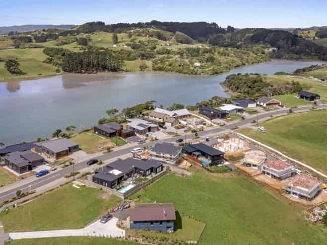48 Rangitahi Road, Raglan