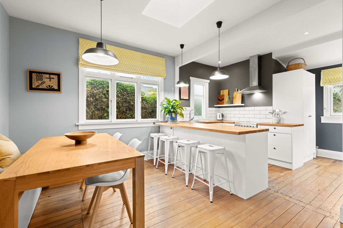 Get in Earl-y, Charming & Seriously Selling, Hillsborough