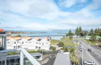 18/90 CUSTOMHOUSE STREET, Gisborne