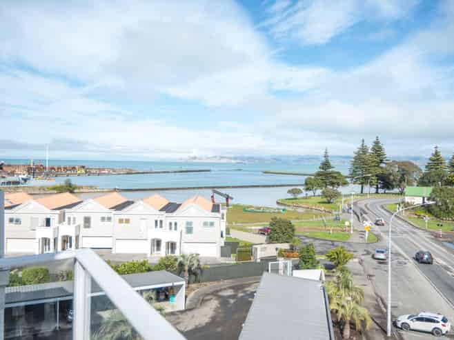18/90 CUSTOMHOUSE STREET, Gisborne