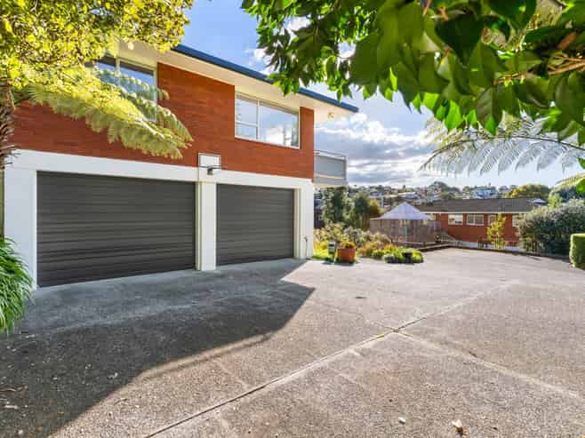 56 Mayfair Crescent, Mairangi Bay