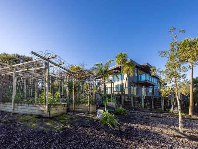 106 Hillcrest Road, Hatfields Beach