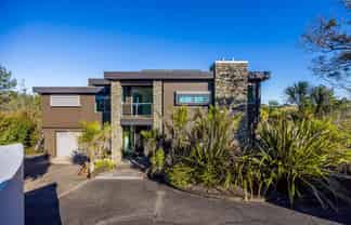 106 Hillcrest Road, Hatfields Beach