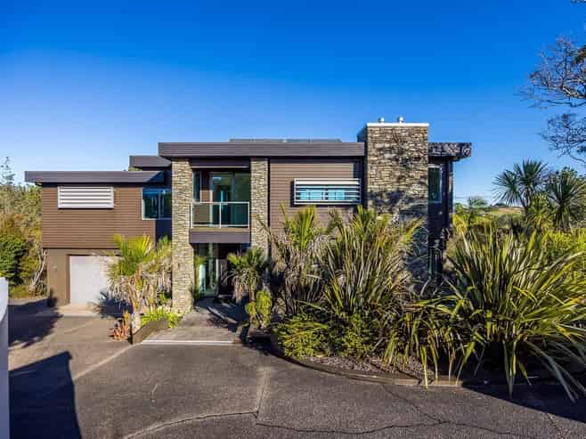 106 Hillcrest Road, Hatfields Beach