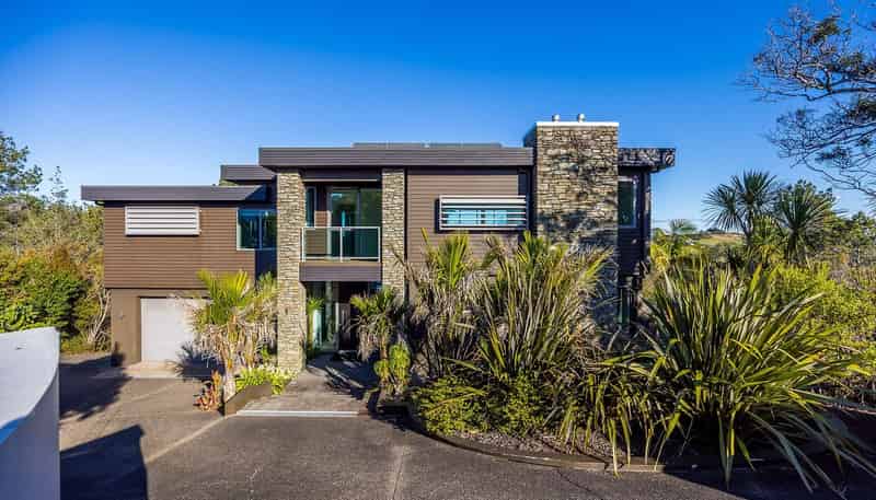 106 Hillcrest Road, Hatfields Beach