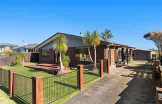 86 Racecourse Road, Waiuku