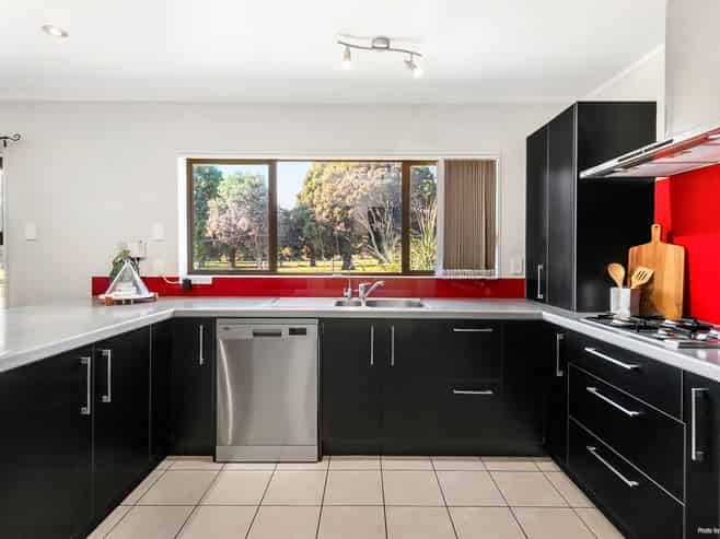 86 Racecourse Road, Waiuku